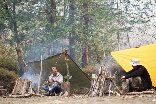 梅雨のブッシュクラフトを楽しむ為に覚えておくべきこと 雨の日の焚き火 Wild And Native